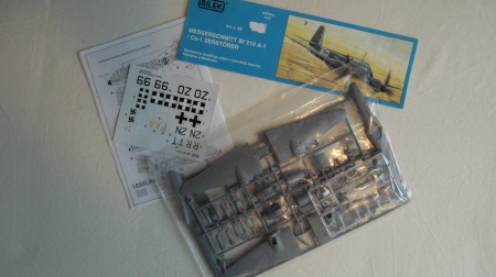 MESSERSCHMITT Bf 210 A1/C1 / BÍLEK / 1:72 / 200,- Kč